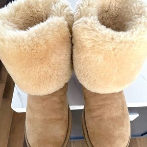 SOLD UGG Australia Classic Tall Boots Sheepskin Winter Mustard Seed Women Size 7